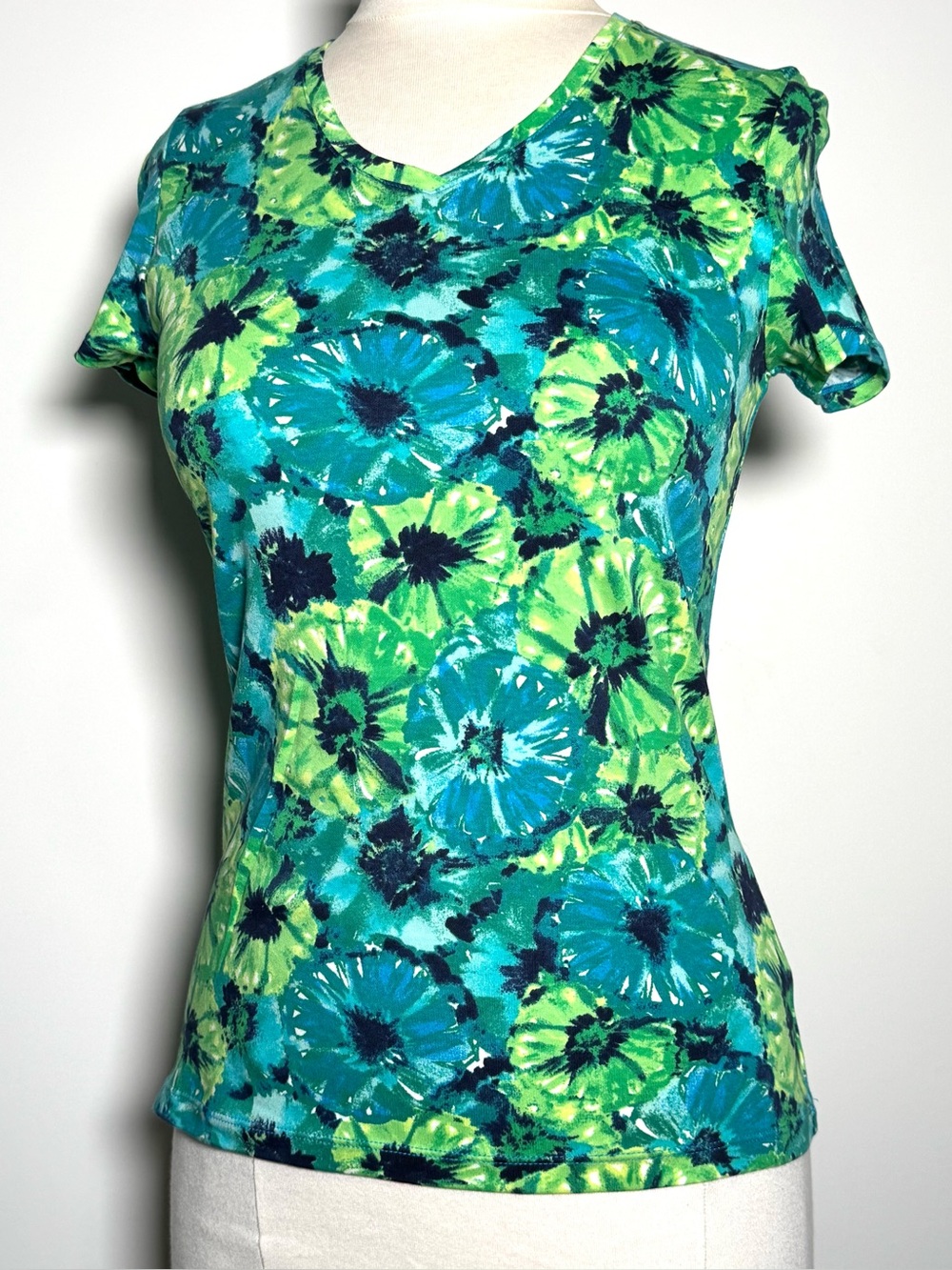 Croft & Barrow Blue Green Dandelion Print Top S NWOT Stretch Fun Classy Cute